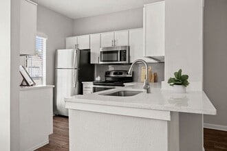 Building Photo - 3123 Cinco Lakes Dr