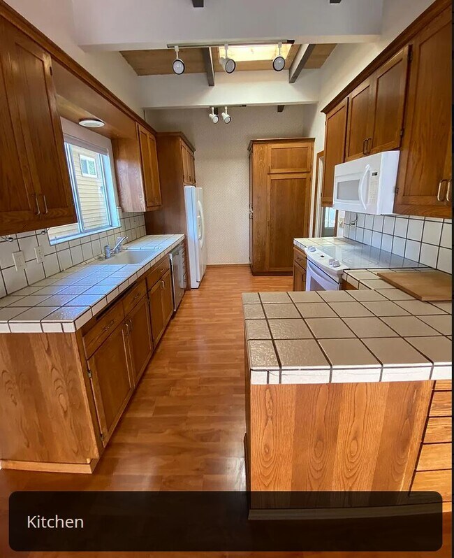 Building Photo - 504 Monterey Dr