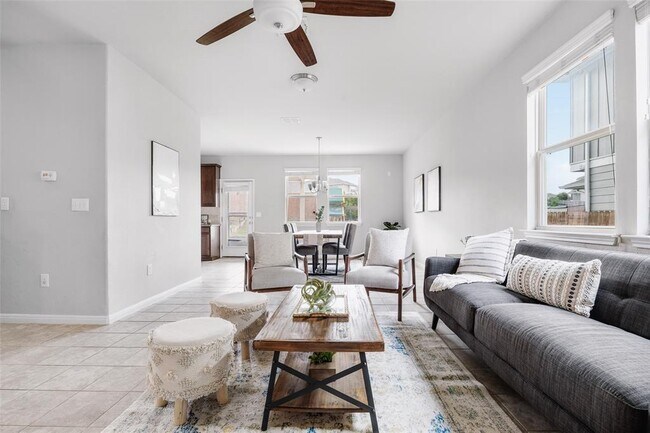 Foto del edificio - 366 Eagle Brook Ln