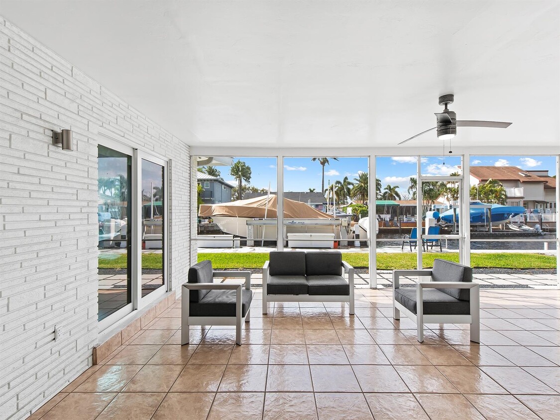 Foto principal - 300 SE 10th St