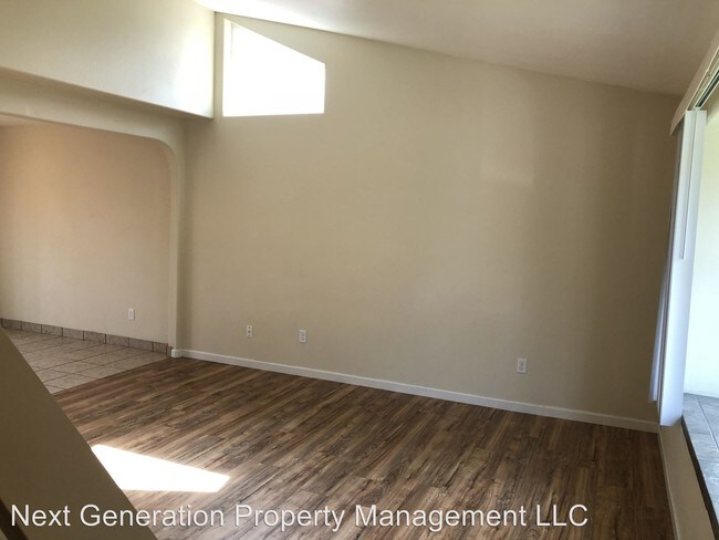 Building Photo - 4368 Forsythia St