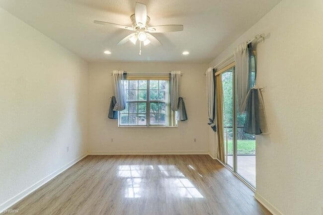 Foto del edificio - 3 br, 2 bath Townhome - 8130 NW 128th Ln #...