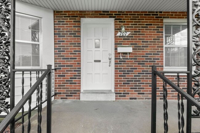 Building Photo - Charming Home in the Heart of Jackson!