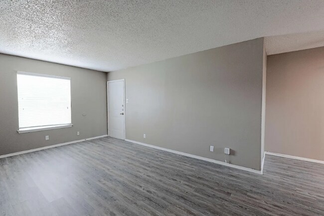 Foto del edificio - 531 Bedford Rd