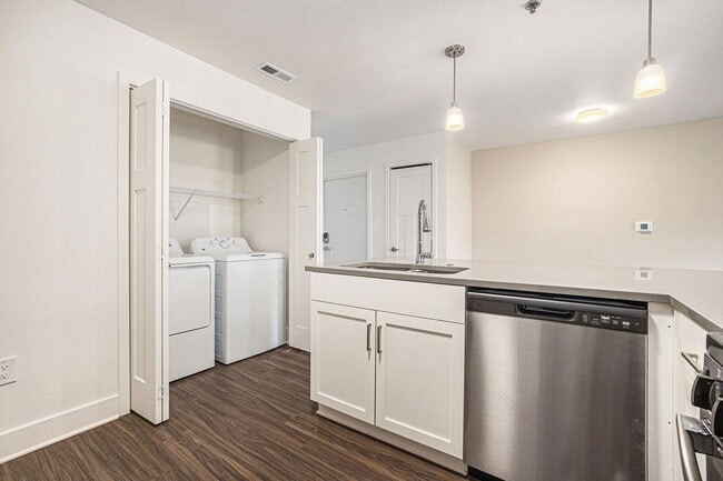 Building Photo - Stoney Pointe Apartment Homes