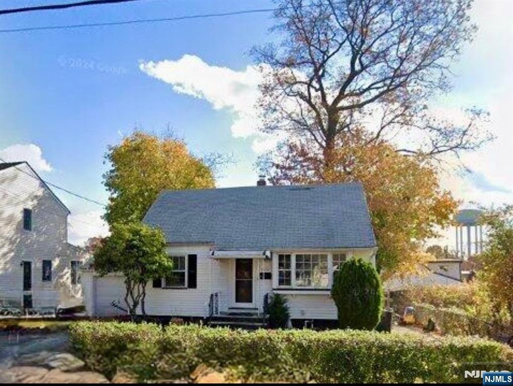 Foto principal - 33-14 Norwood Dr