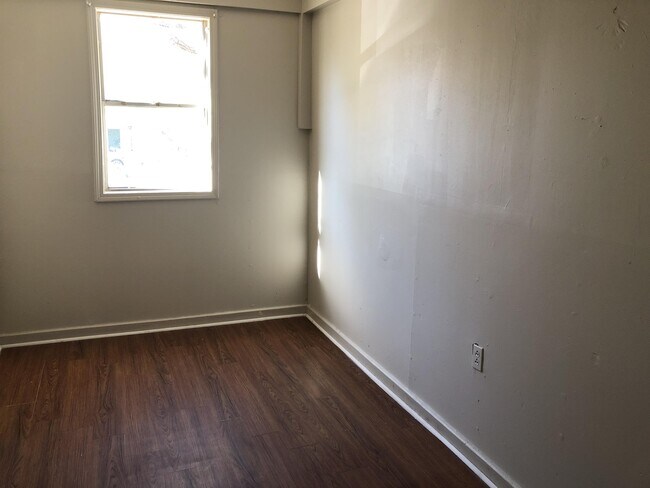 Building Photo - 2709 Lee Ave