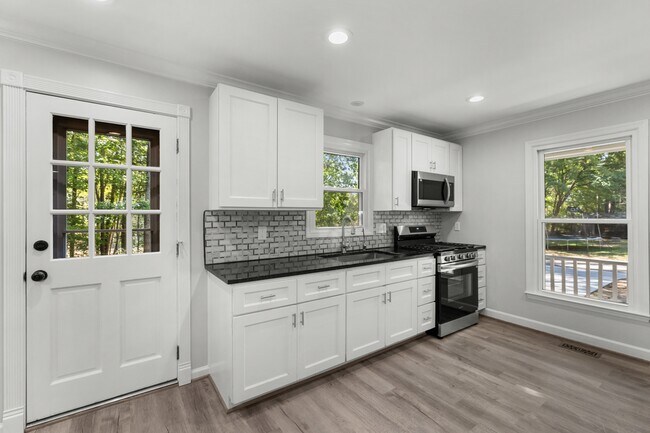 Foto del edificio - 3641 Meadow Creek Ln