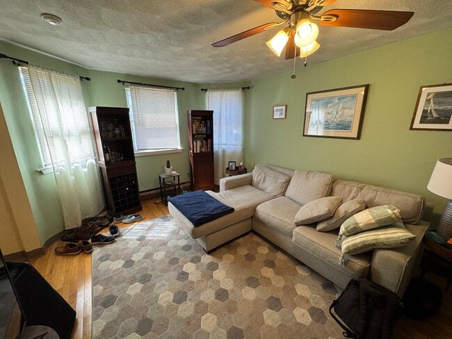 Photo - 217 Holland St Apartment