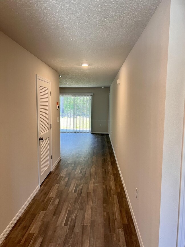 Building Photo - 6652 N Bedstrow Blvd