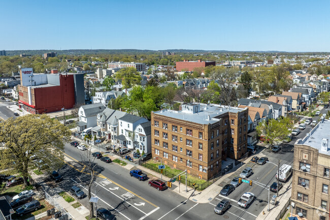 Aerial Photo - 333-337 Park Ave