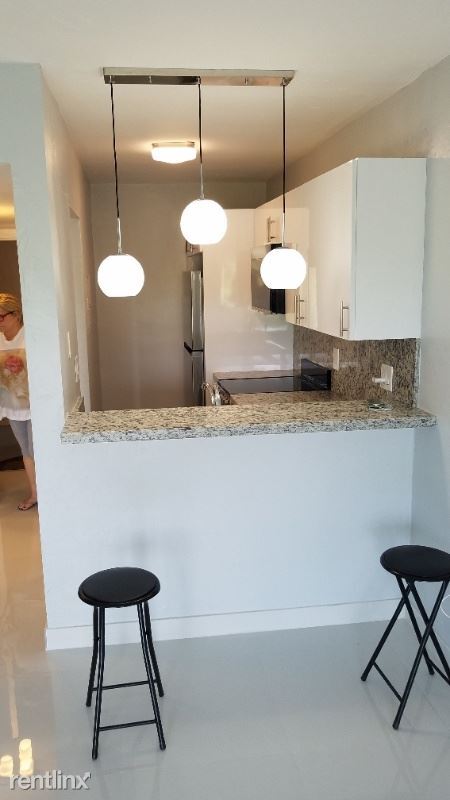 Foto del edificio - Studio, 1 bath Condo - 7403  SW 82 Street
