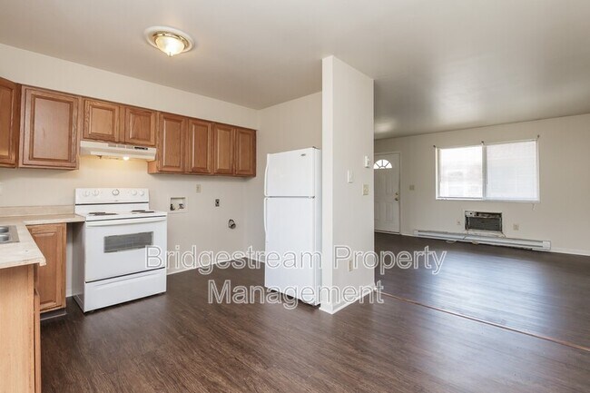 Foto del edificio - 4327 Powell Rd