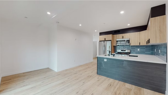 Foto del edificio - 6807 Gloria Ave