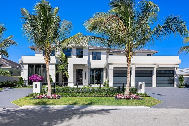 Building Photo - 329 Royal Palm Way