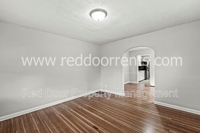 Foto del edificio - 1251 N Emerson Ave