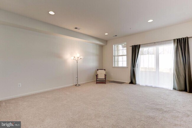 Foto del edificio - Gorgeous townhouse for rent