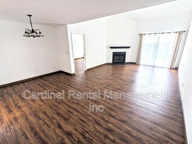 Foto del edificio - 4260 Vía Arbolada #301 - 1