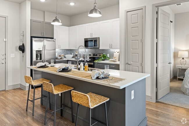 Interior Photo - One90 Gateway