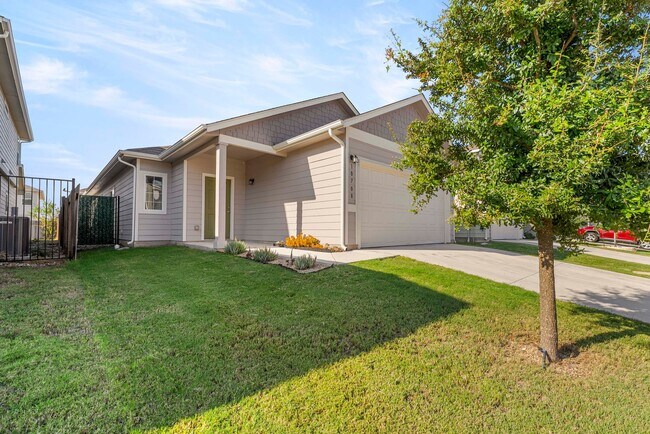 Building Photo - Luxurious 3 bedrooms 2.5 bathrooms home in Vistas of Austin!