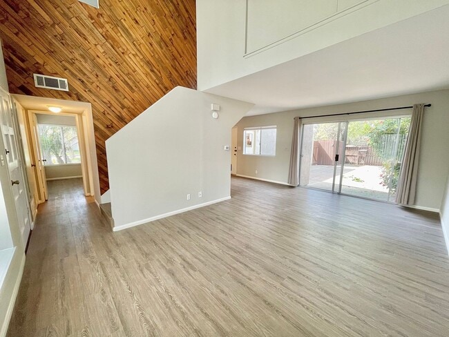 Foto del edificio - Ventura | Todd Ranch Townhome | 3 Bedroom + 2 Bathroom