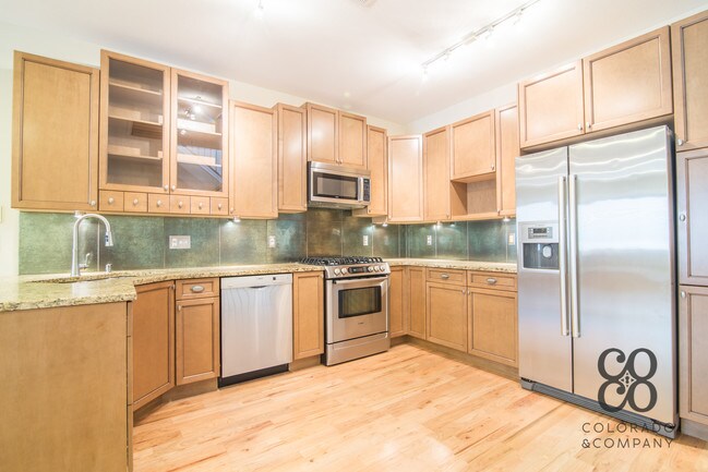 Foto del edificio - 930 S Pearl St