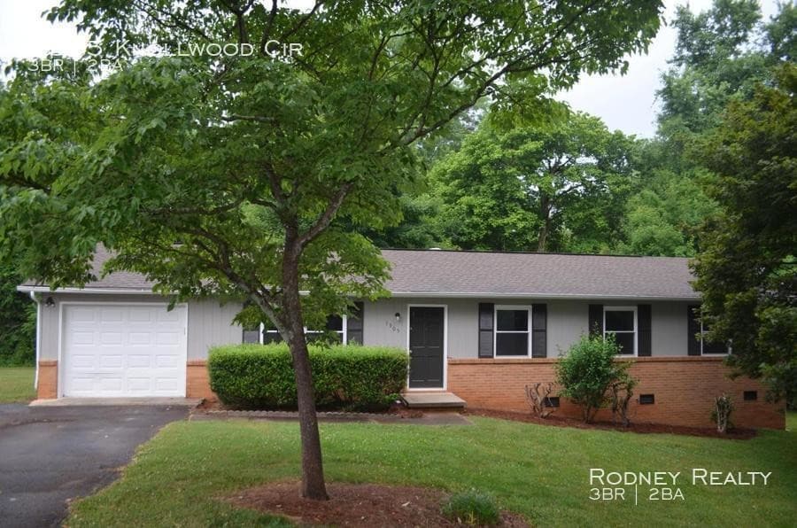 1305 Knollwood Cir, Knoxville, TN 37919 House Rental in Knoxville, TN