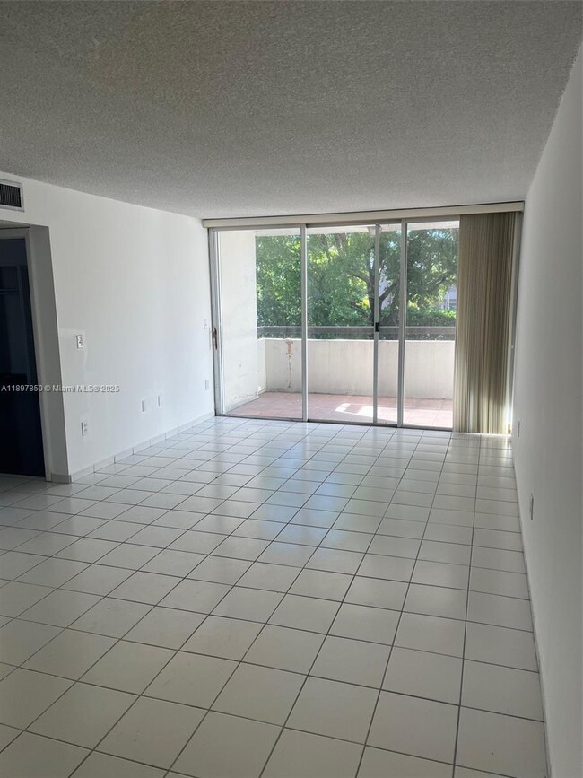 Building Photo - 802 NW 87th Ave