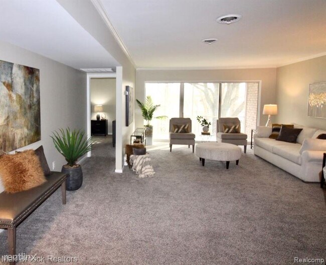 Foto del edificio - 2 br, 2 bath Condo - 1745 Tiverton