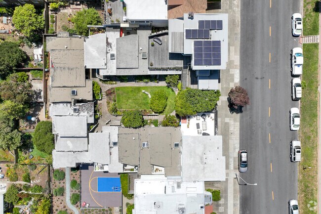 90° top down - 421-435 Buena Vista Ave E