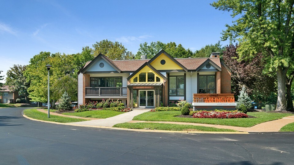 The Arlington Apartment Homes Apartments in Saint Louis, MO