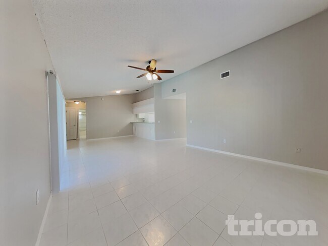 Foto del edificio - 7419 Valley Ct