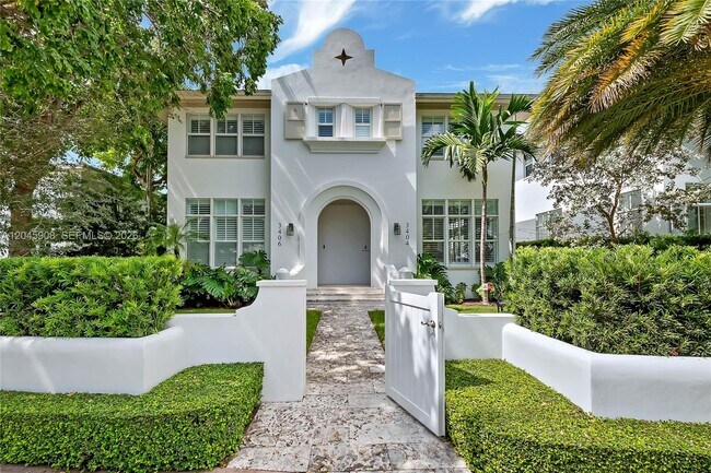 Foto del edificio - 3406 Ponce de Leon Blvd