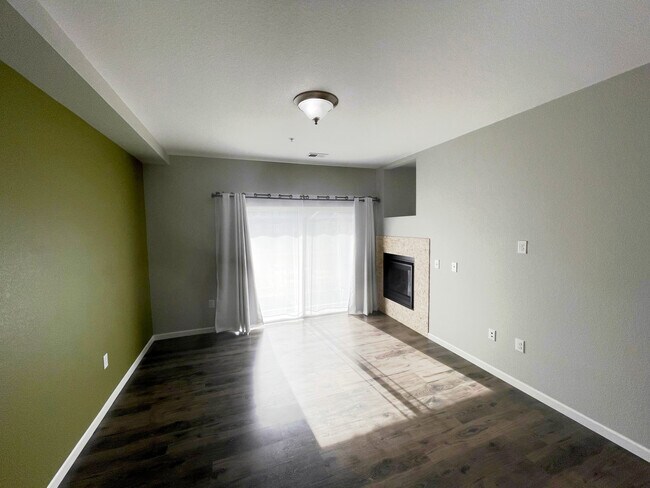 Comfortable Living Room with Fireplace - 804 Summer Hawk Dr