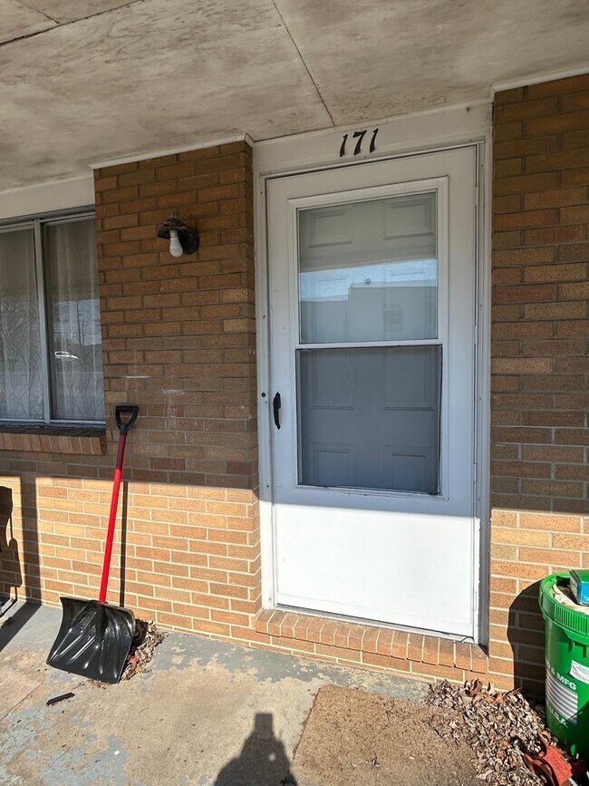 Foto del edificio - 2 Bedroom, 1 Bath Duplex
