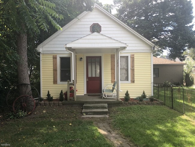 Building Photo - 1 br, 1 bath House - 743 Cherry St