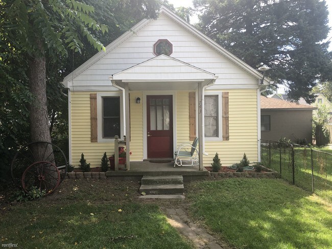 Foto del edificio - 1 br, 1 bath House - 743 Cherry St