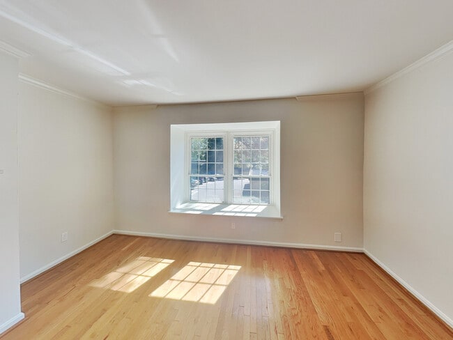 Foto del edificio - 115 Woodmere Square NW