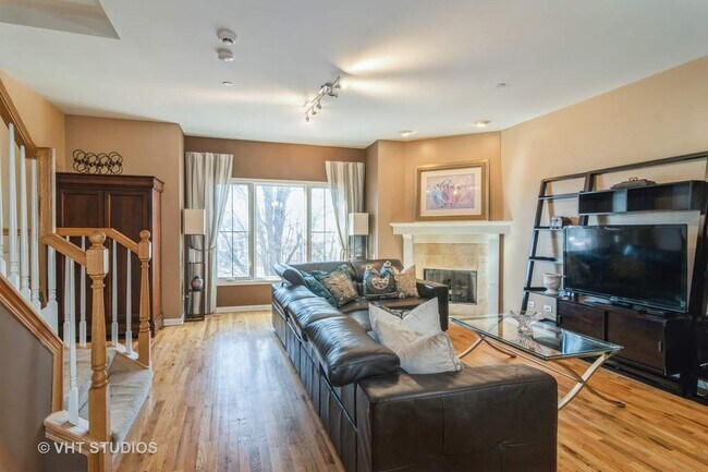 Building Photo - 1192 Clarence Ave