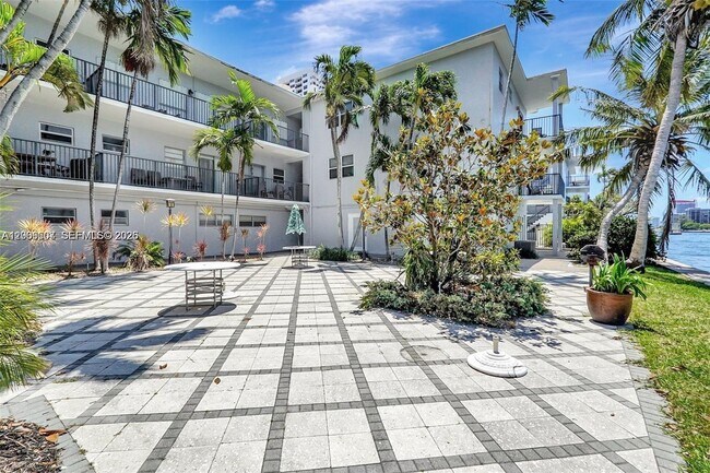 Foto del edificio - 2600 S Ocean Dr