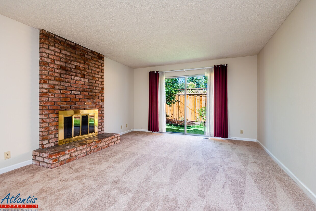 Primary Photo - 1323 Kingfisher Way