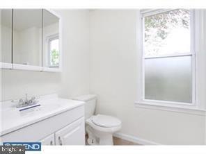 Foto del edificio - 1924 Rosemore Ave