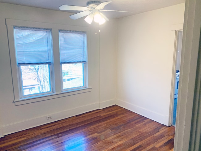 Building Photo - 2916 Clermont Ave
