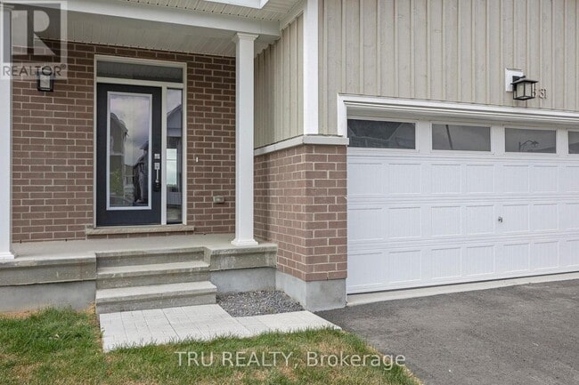 Building Photo - 531 Oldenburg Ave
