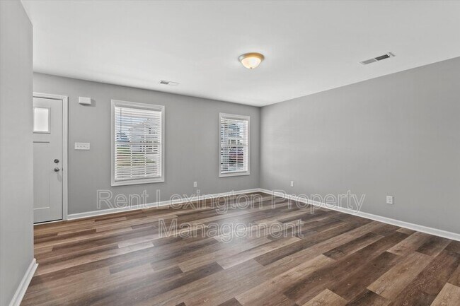 Building Photo - 2013 Dolly Dr