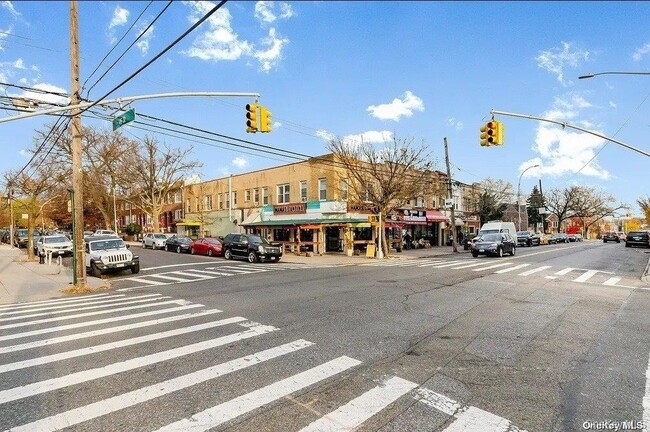 Foto del edificio - 45-01 Ditmars Blvd
