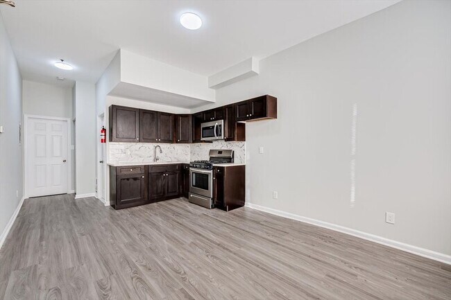 Foto del edificio - 213 Hall Ave