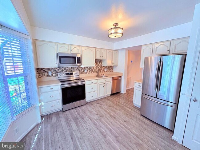 Foto del edificio - 12010 Glen Alden Rd