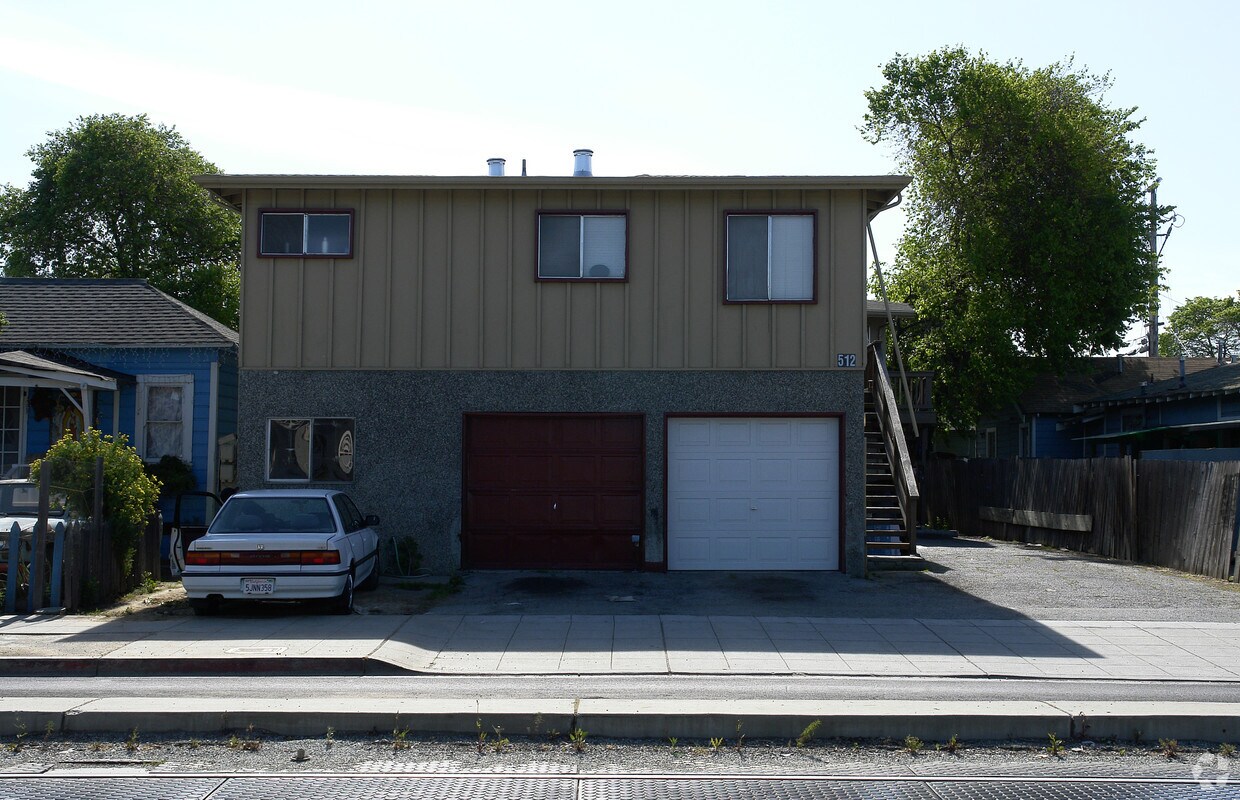 Building Photo - 512 Chestnut St