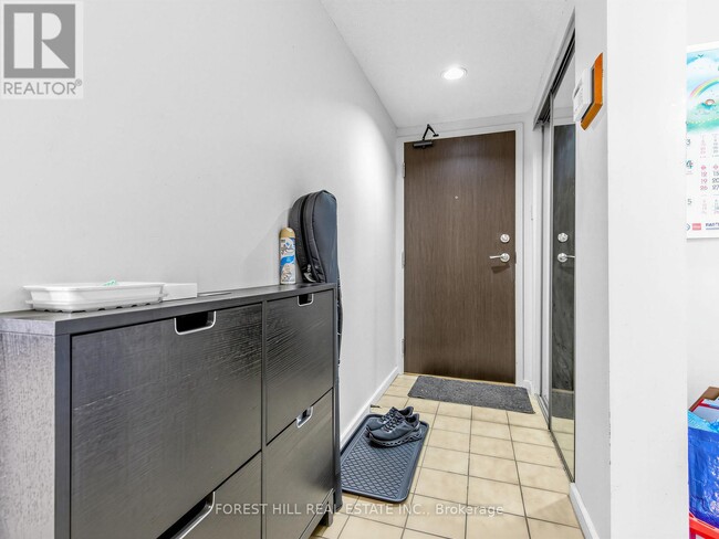 Building Photo - 15 Maitland Pl